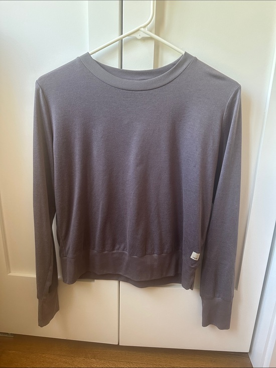 Vuori Tops - Vuori Women's Long-Sleeve Crewneck Sweatshirt in Gray